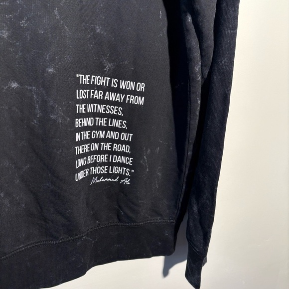 NWOT Fight Label Lightweight Sweatshirtt - Picture 9 of 9